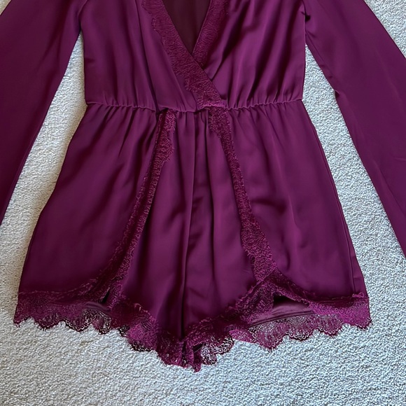 Tobi Romper Wine Color size Medium - Picture 4 of 11